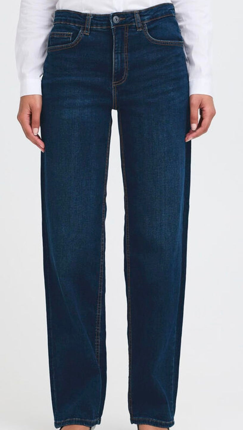 Kelly Straight Leg Jeans